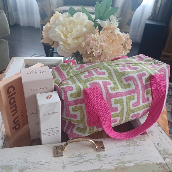 Handbags - HOST PICK💕Handmade pink/lime makeup/accessories bag 10"×4.5"x5" NWT